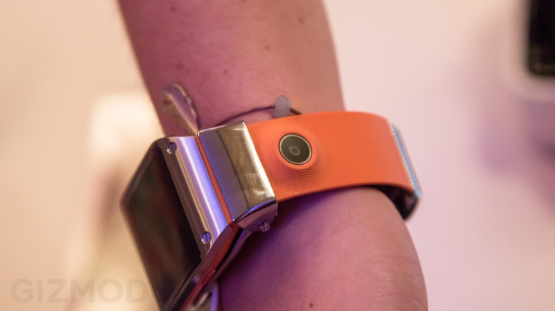 Illustration for article titled Galaxy Gear Hands On: More Watch Than You'll Ever Need